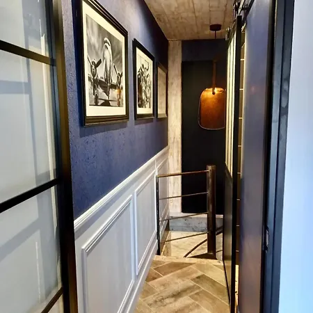 Elegant Duplex, Pool And Сasa de vacaciones *