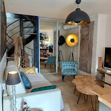 Elegant Duplex, Pool And * Roquebrune-sur-Argens