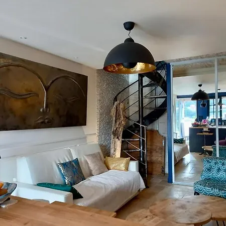 Elegant Duplex, Pool And