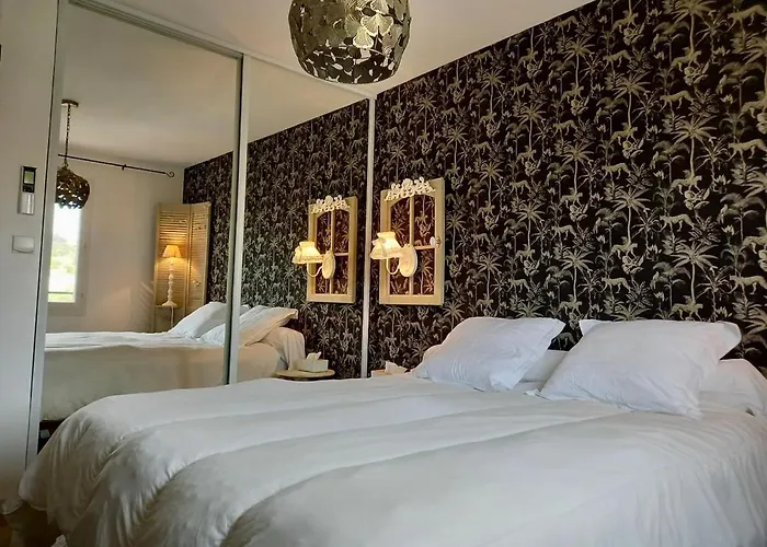 Elegant Duplex, Pool And